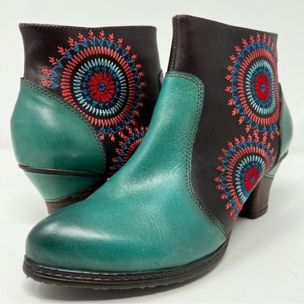 L’Artiste Embroidered Turquoise and Brown Ankle Booties